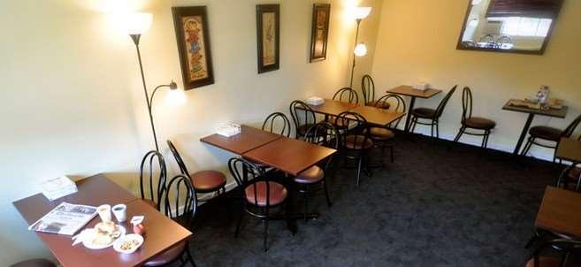 Beausejour Hotel Apartments/Hotel Dorval Restaurant photo