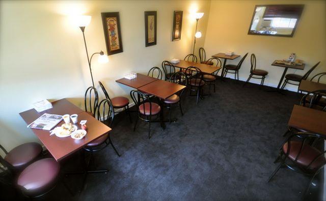 Beausejour Hotel Apartments/Hotel Dorval Restaurant photo